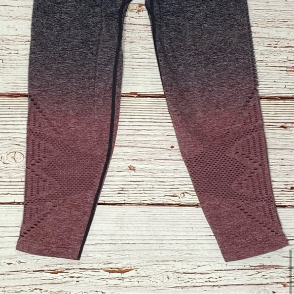 PINK Victoria's Secret Cool and Comfy Ombre Capri Leggings Grey/Mauve Medium - Picture 11 of 13